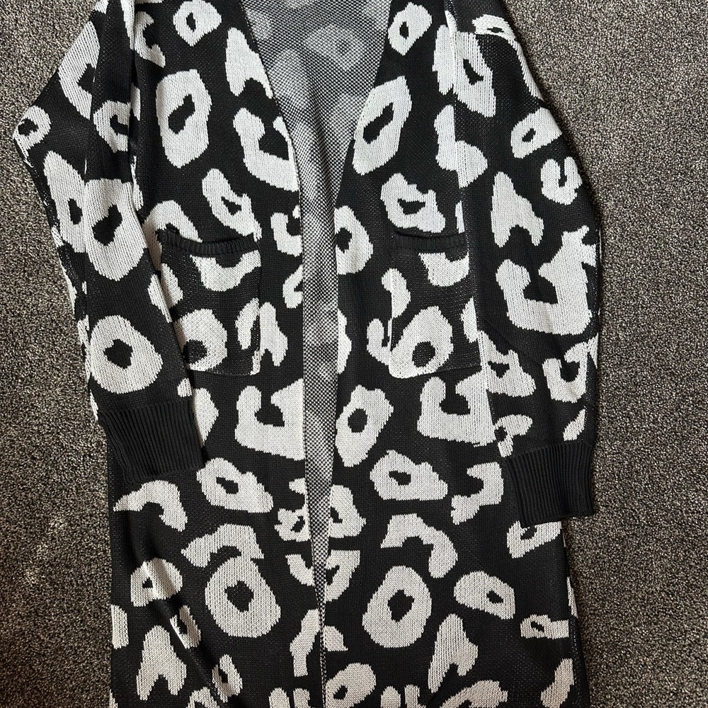 Black and White Graphic Animal Print Hoodie